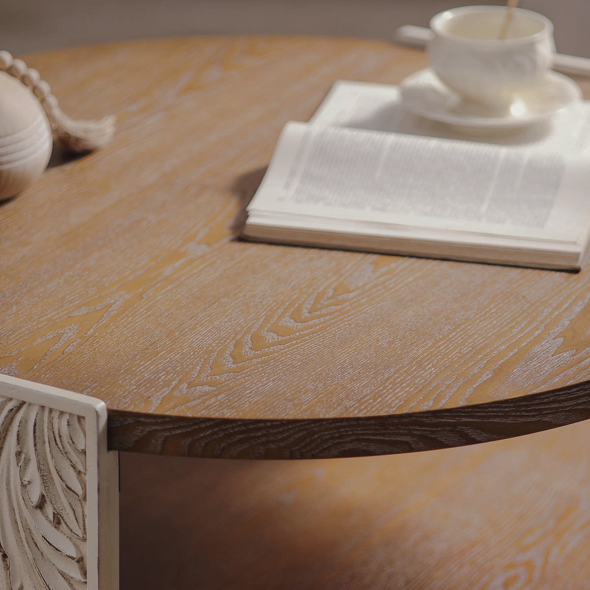 Close-up of brown wood-grain tabletop edge